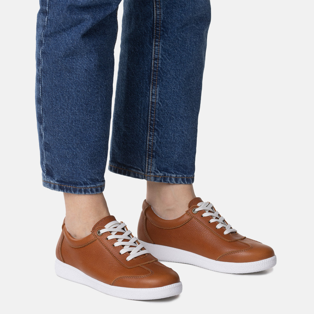 KARLA Naisten tennarit