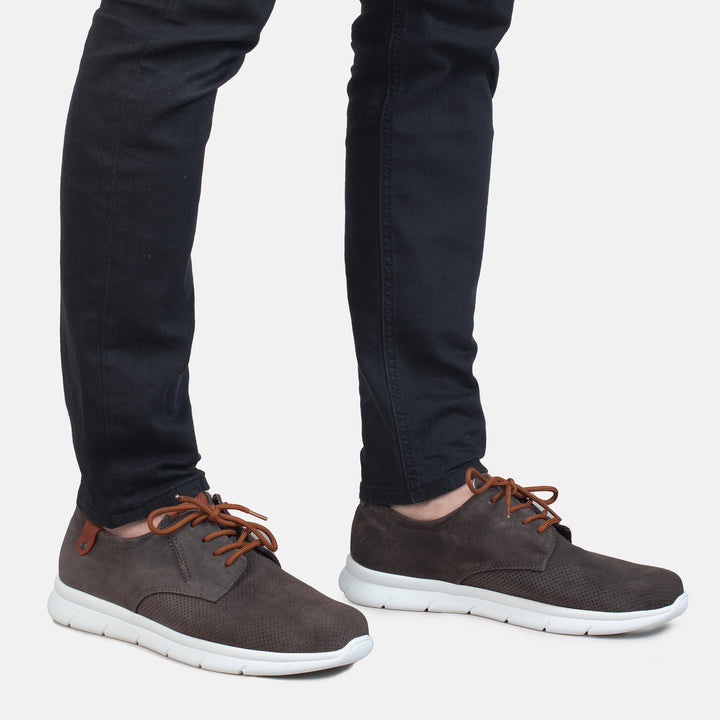 TIKKA Miesten mokkanahka sneakerit